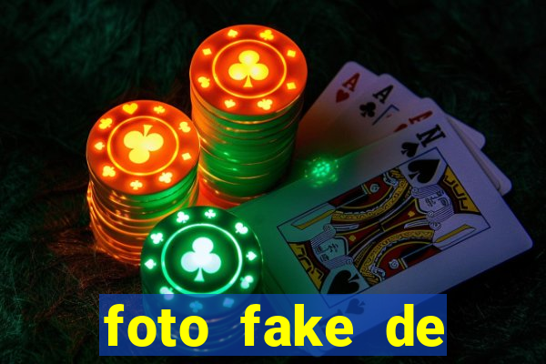 foto fake de menina no espelho cabelo cacheado